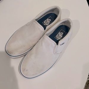 Mens Vans size 8 US, lightly used some dirt can prob be washed for like new